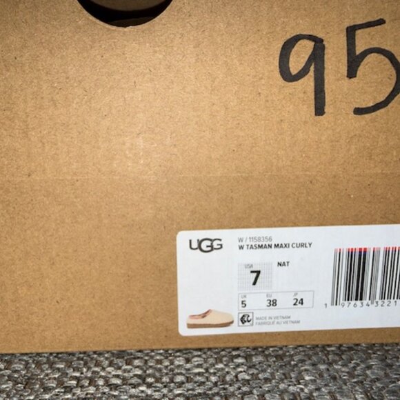 New in Box Womens UGG® Tasman Maxi Curly Slipper - Natural Size 7 - Picture 2 of 6